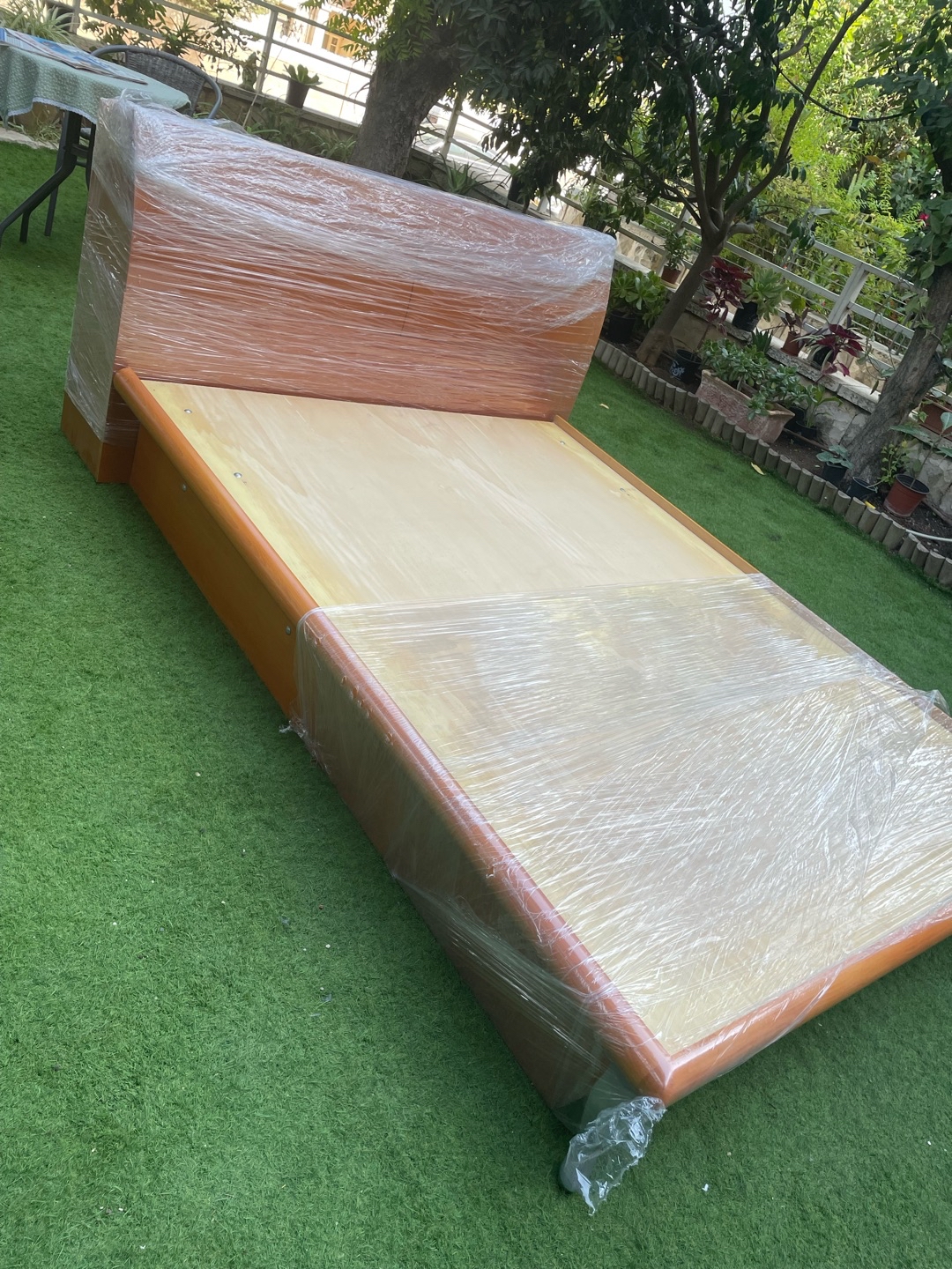 בסיס מיטה אמריקאית (140*200) מעץ איכותי, שמורה ונקייה