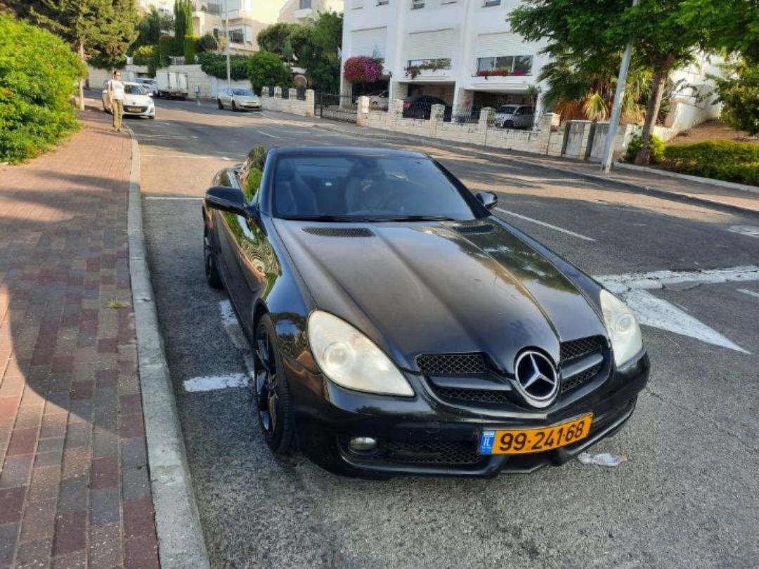 מרצדס slk שנת 2009 גיר ידני הרכב במצב חדש ושמור