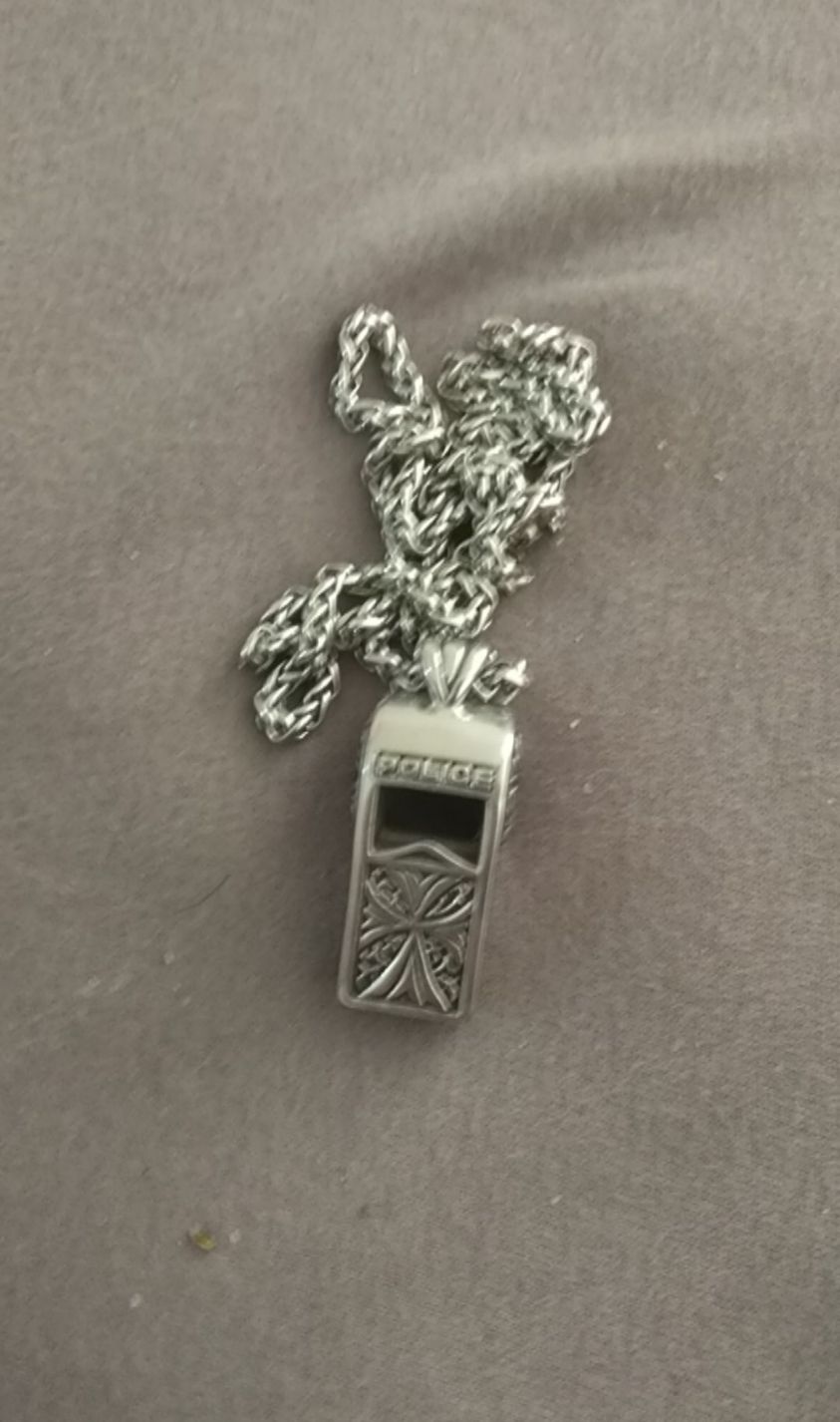 שרשרת תליון משרוקית