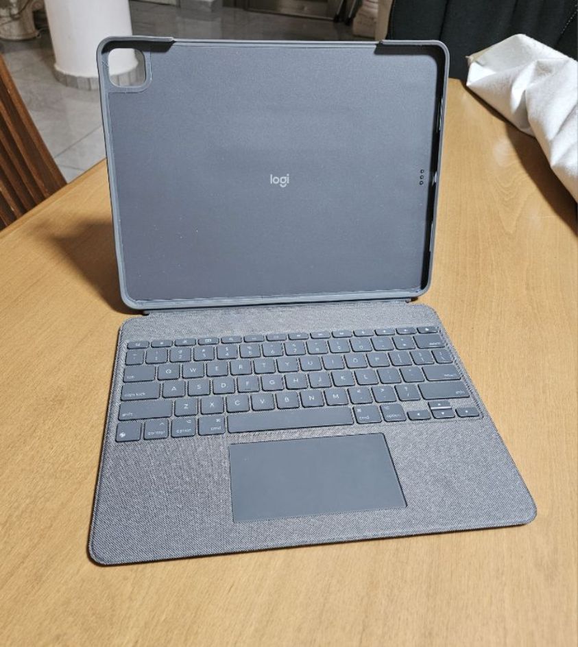 Logitech combo touch 12