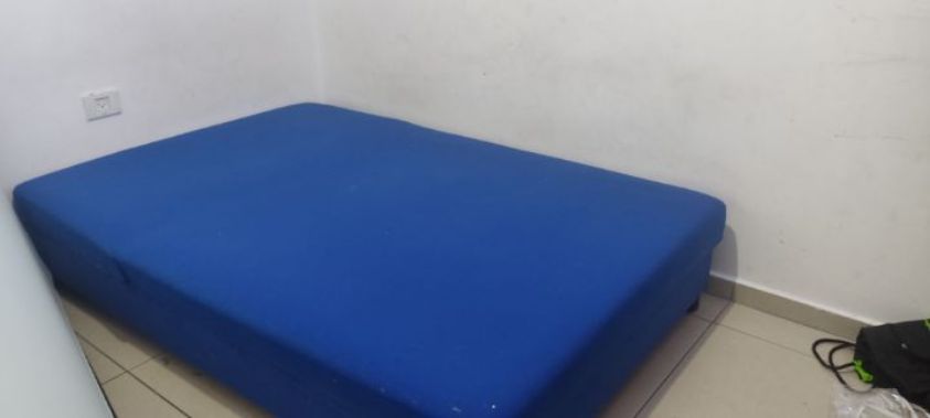 מיטה וחצי עם ארגז מצעים למסירה