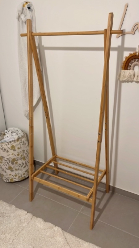 מתלה בגדים מבמבוק