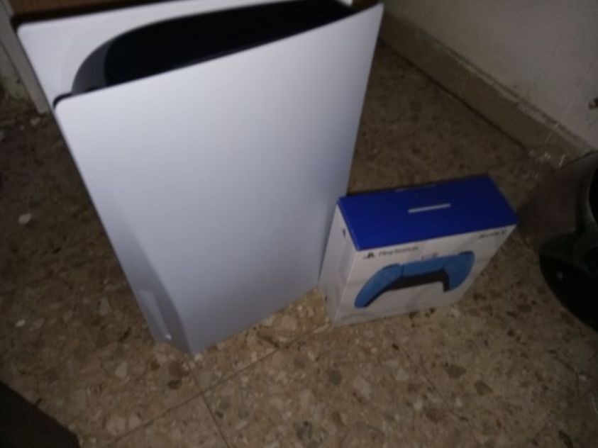 סוני 5 נקנה לפחות לפני שבועים במצב חדש בקושי השמתשיתי בוא נמכר חוסר שימוש יש עדין אחריות…