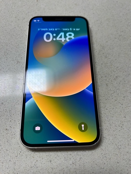 אייפון 12 מיני 256g לבן במצב חדש ללא שריטה ובאחריות עד 01