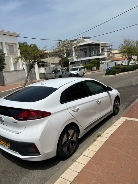 יונדאי איוניק premium FL במצב ממש ממש חדש