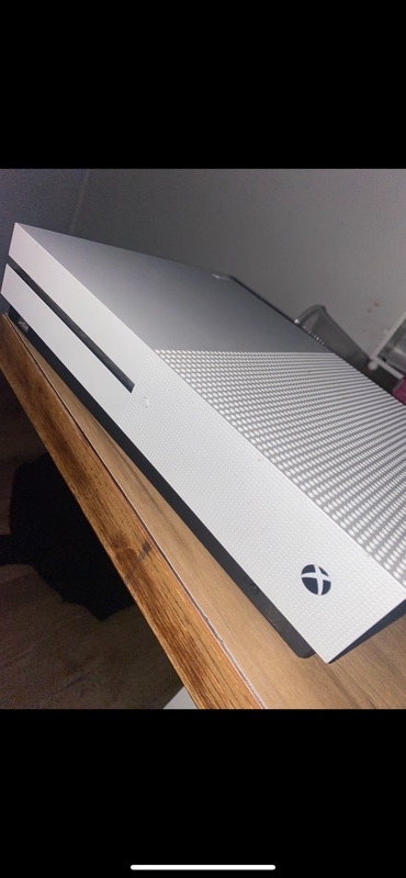 למכירה: Xbox one s