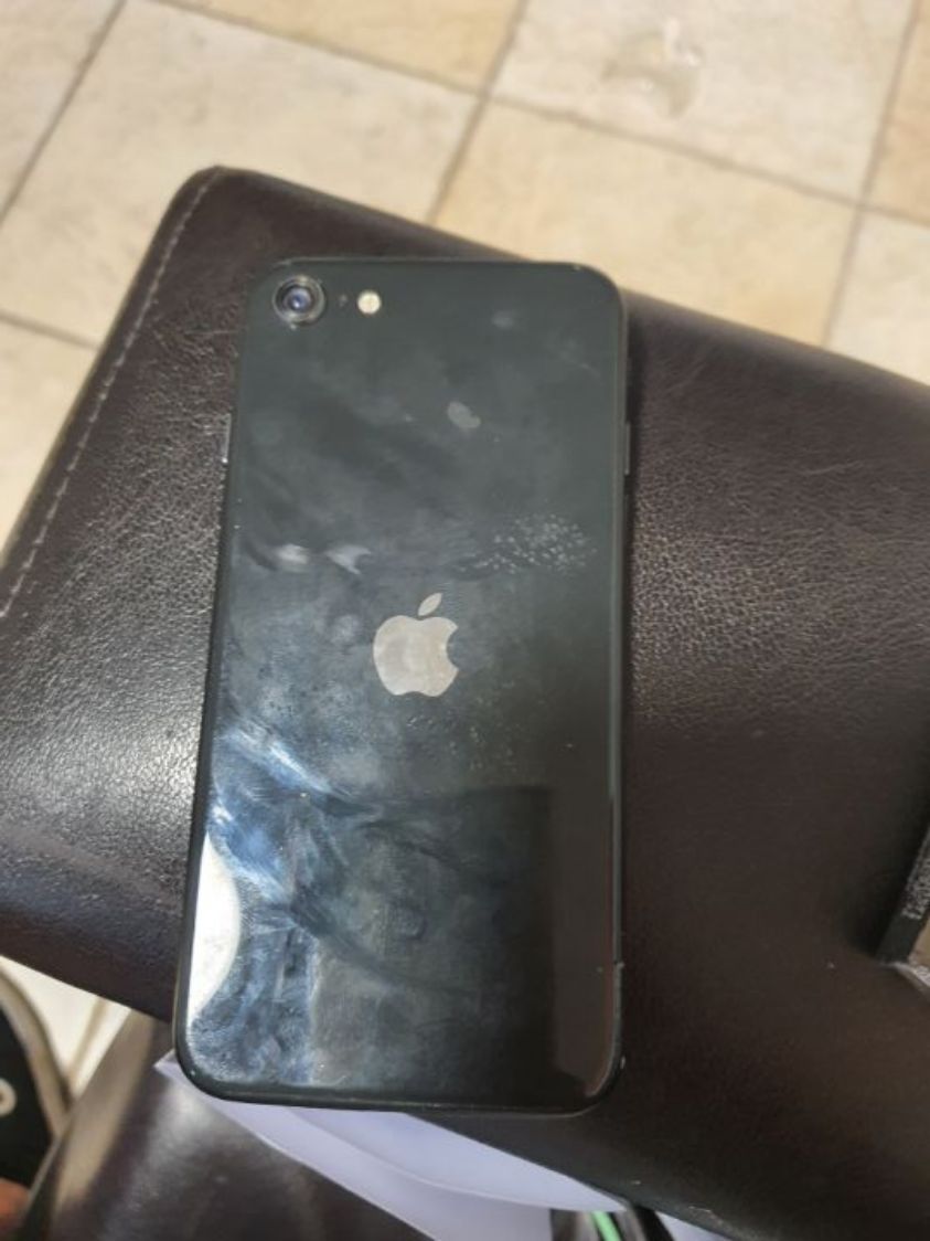 mobile — IPhone SE