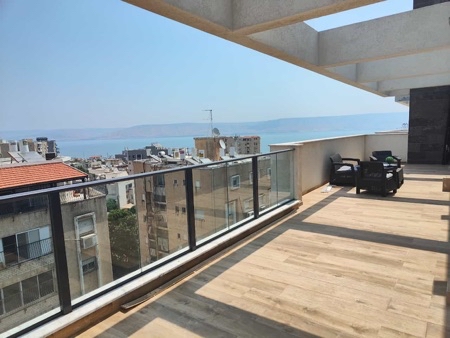 Roof Apartment — בס״ד