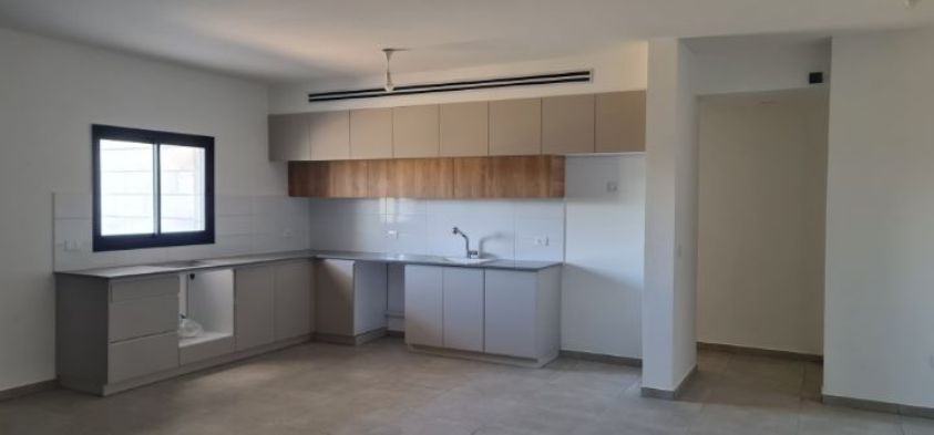 דירת 5 חדרים בעיר היין אשקלון מטבח נגר מזגן בכל חדר 2 חניות תת קרקעיות מרפסת גדולה נוף פת…
