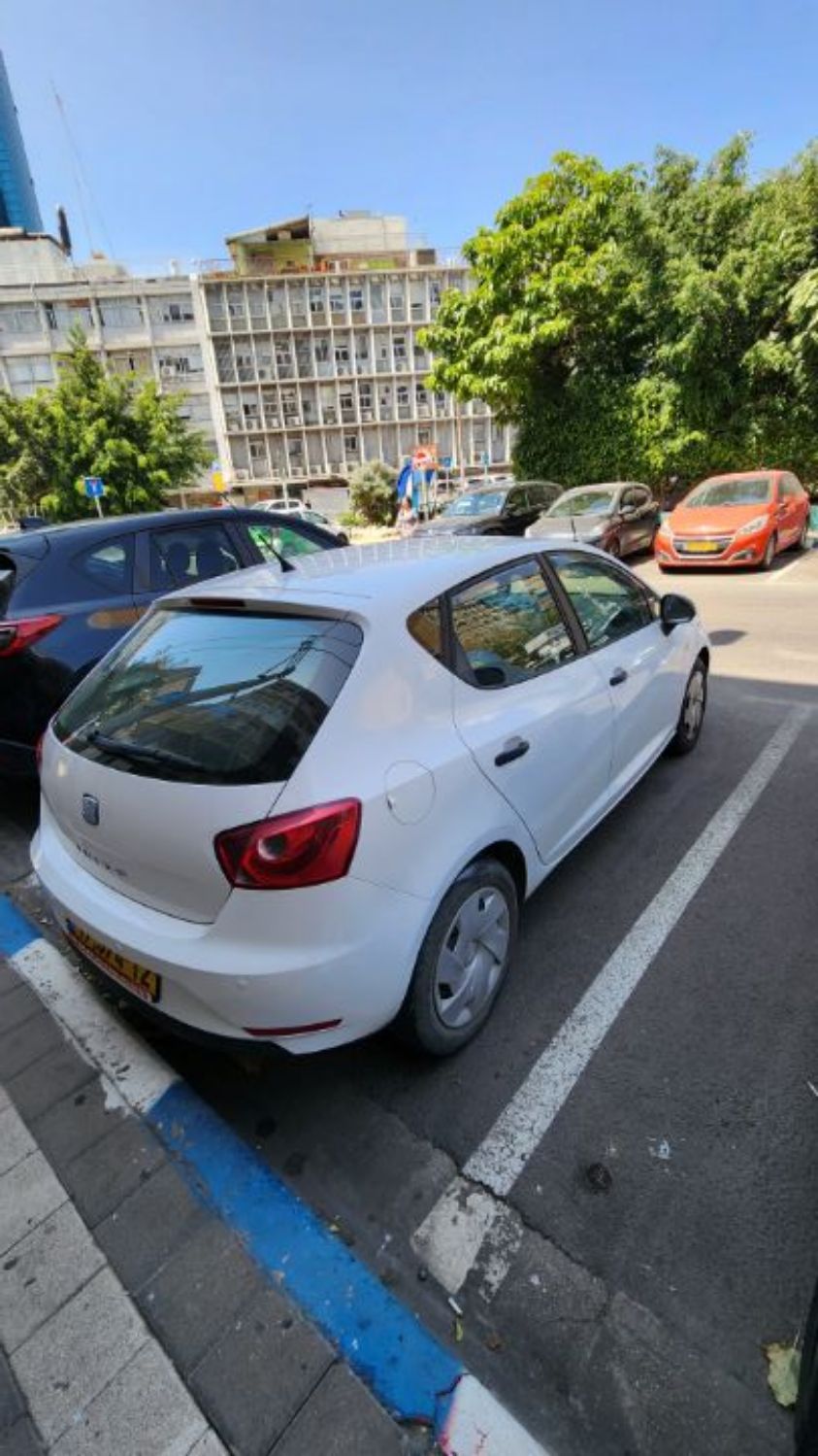 איביזה *ידנית* במצב מצוין עם טסט עד נובמבר והסטוריית טיפולים מתועדת