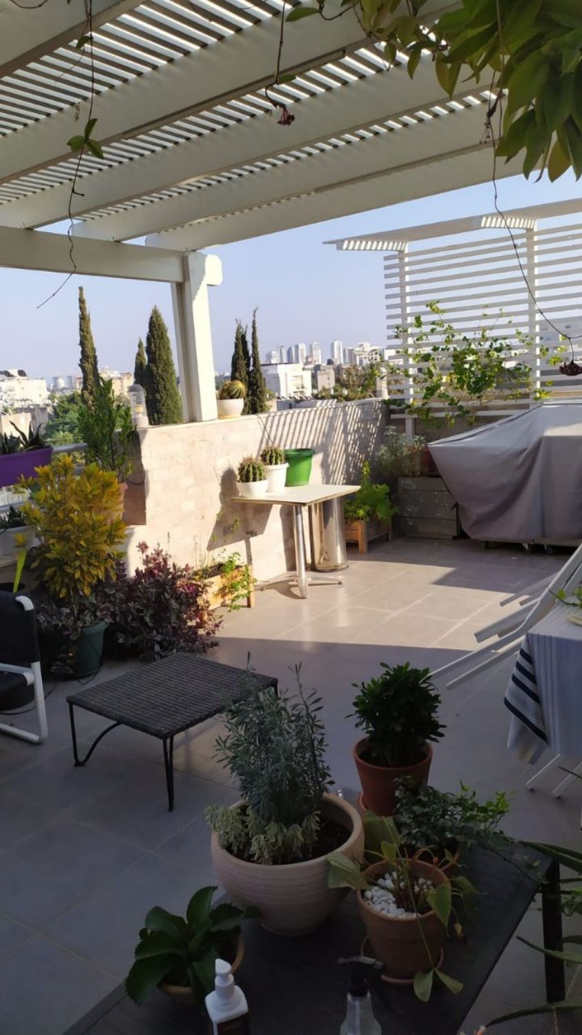 מאוחדת 188 מטר עים יחידת דיור בתוך דירה עים כניסה נפרדת