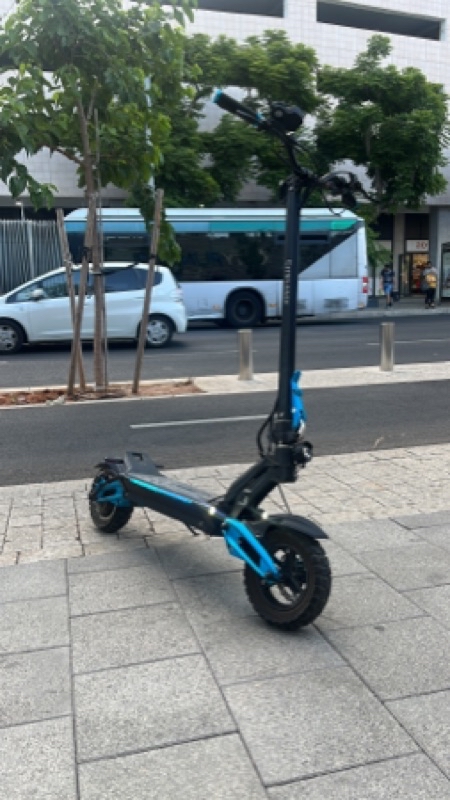 ‏קורקינט גם פניקס של סיטי ראנר סוללה 24 אמפר יש לזה ‏מפתחותNFC￼ ברקסים אידראולים ￼ ‏יש לה…