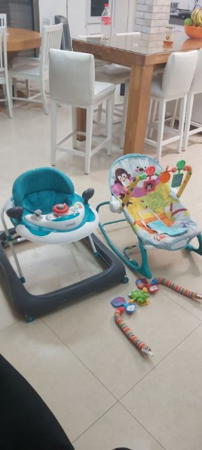 הליכון לתינוק +כסא נדנדה עם נגן +מובייל נוסף, המחיר להכל , נמצא באשקלון