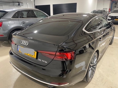 אאודי A5 שנת 2019 עם ציפוי ננו עור שחור בפנים נהגת יחידה עשתה 65000 קילומטר