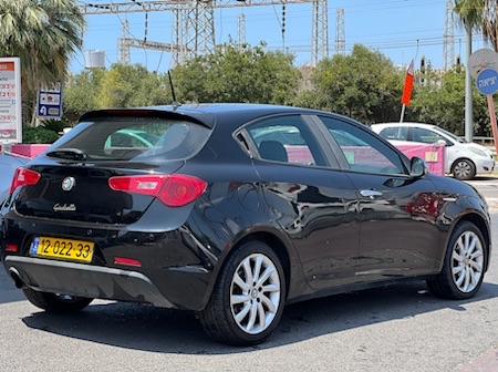 אלפא רומיאו גולייטה מודל 2015 יד 02 רכב שמור ומטופל רק אצל מוסך מורשה