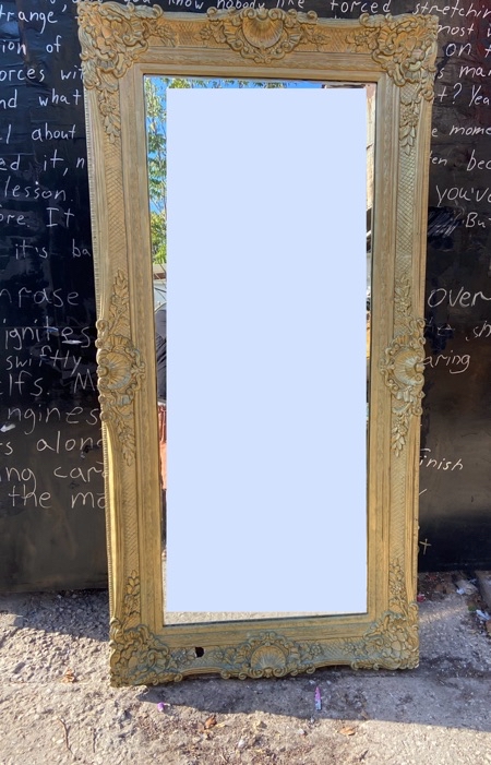 מראת וינטאג׳ ענקית