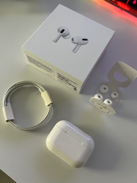 אוזניות Apple Airpods pro למכירה חדשות בקופסא