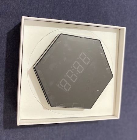 מצלמה נסתרת בתוך שעון מתחברת לwifi