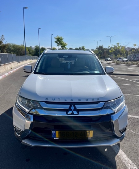 מיצובושי אווטלנדר דגם אינסטייל 2018 7 מקומות מרווחת שמורה יד 2 פרטית מפוארת הדלקה עם כפתו…