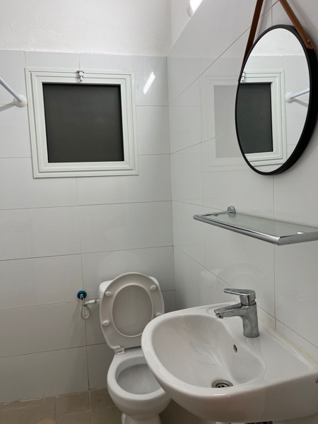 התפוצות 10 רמת גן קרוב למכללת רמת גן ואוניברסיטת בר אילן הדירה אחרי שיפוץ חלקית כניסה מיד…