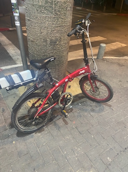 אופנים חשמליות במחיר מציאה כולל מטען סוללה קסדה חדשה