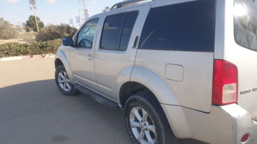 ניסאן פאת'פיינדר 2008 se מוגבהה 25000 קמ