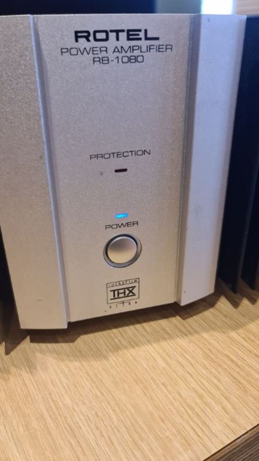 פאוור רוטל RB 1080 אחד מתחת לספינת הדגל של החברה 1090 מאתיים וואט לערוץ תקן thx 1000 damp…