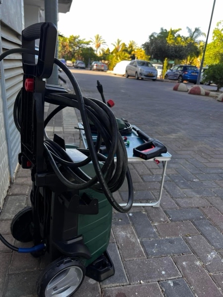 למכירה גרניק bosch 135 universal aquatak במצב מעולה ,מגיע עם תוספות אקדח קטן יותר,דיזות צ…