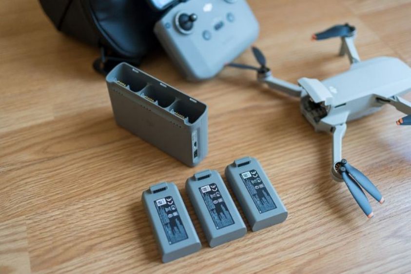 Dji mini 2 Combo מגיע עם 3 סוללות ערכה לסוללות להטענה שלט תיק לכל הציוד מברג הרחפן מגן לג…