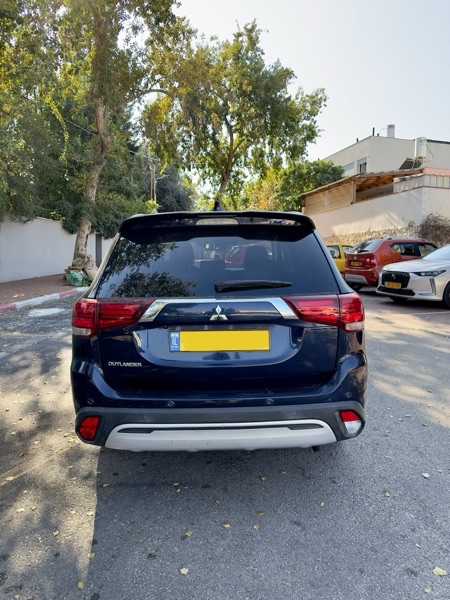 מיצובישי אאוטלנדר 7 מקומות 2019