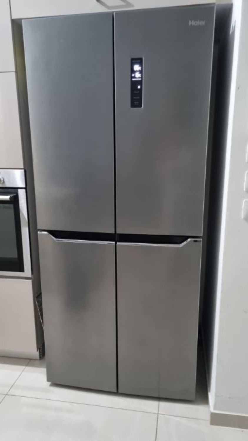 מקרר haier במצב מצויין 4 דלתות מקפיא תחתון עם חלוקה למגירות, נפח 472 ליטר