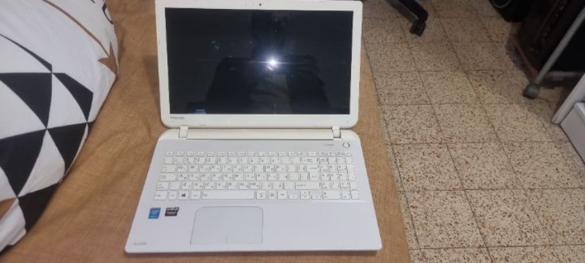 מוכר מחשב נייד שתושיבה מחשב מאוד טוב יש לו מערכת הפעלה של ווינדוס 68 3