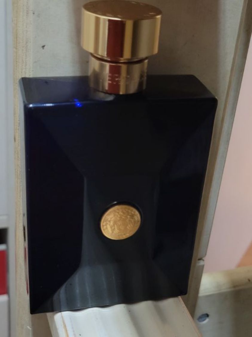 בקבוק מלא של versace Dylan blue משומש רק פעם אחת