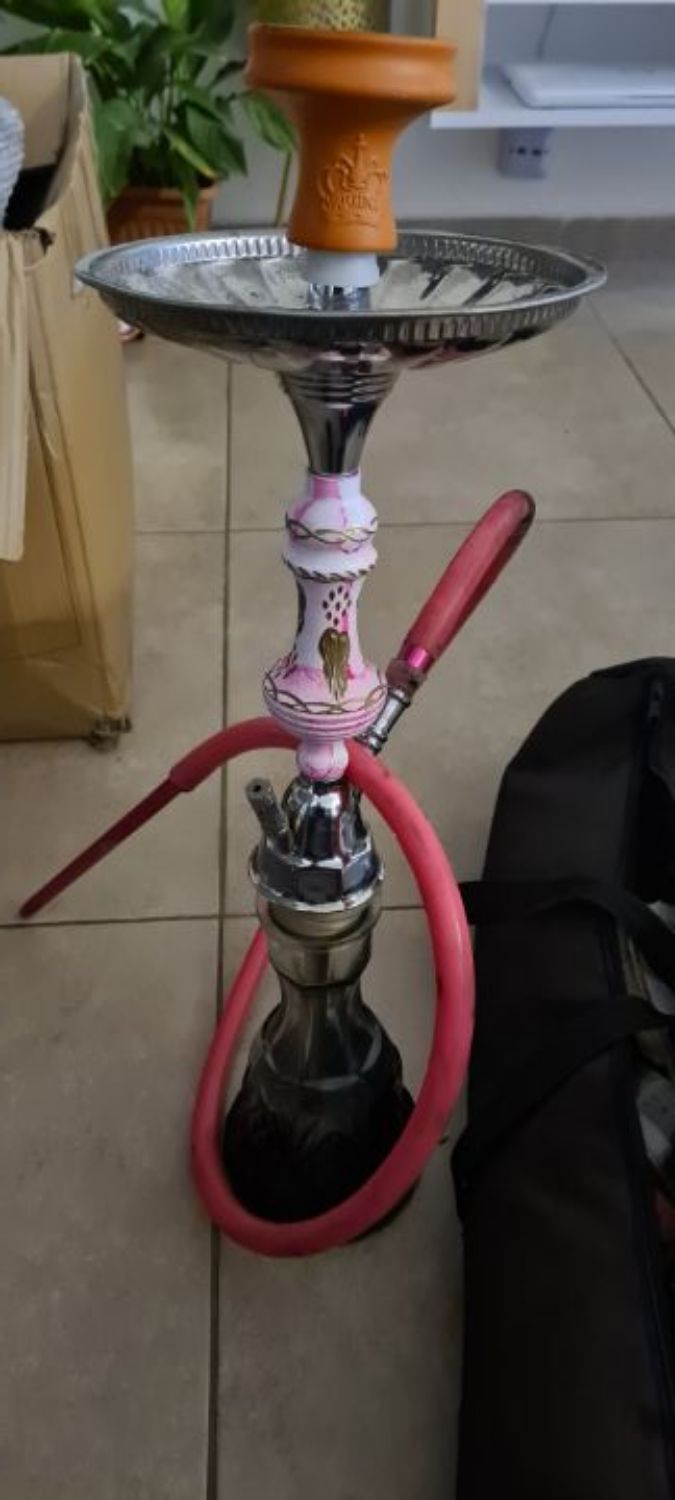 נרגילה ורודה עם מזוודה נקנתה ב200 שקל