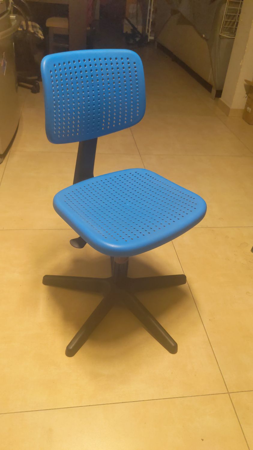 כיסא תלמיד מ-IKEA
