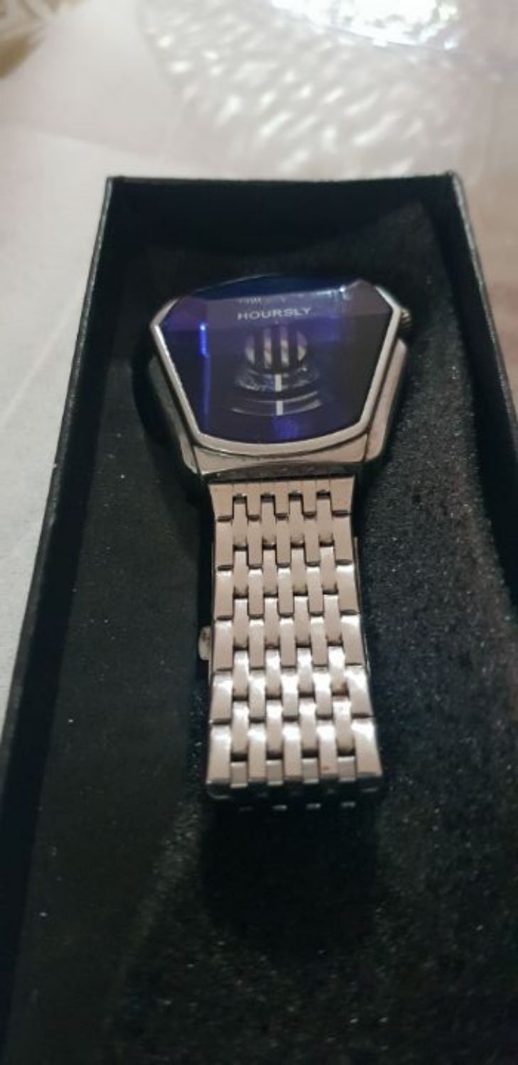 בס"ד שעון לגבר של HoURsLy כמו חדש מגיע עם קופסא לא בשבץ מספר טלפון