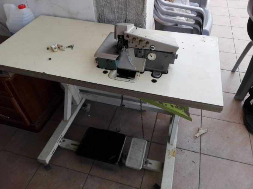 מכונת תפירה overlock sewing machine, תעשיתית שלושה חוטים דגם rumandi איטלקית