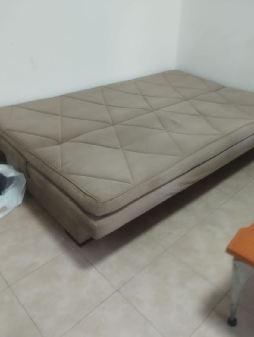 מיטת זוגית נפתחת לספה אם ארגז ושני כריות
