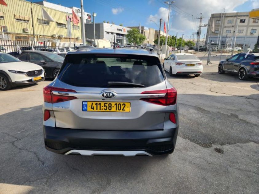 קיה סלטוס שנת 2021 יד ראשונה ליס נהג יחיד