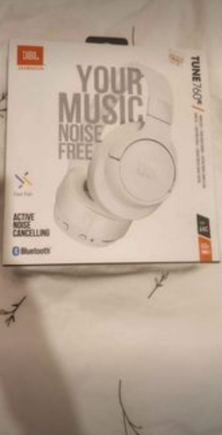 אוזניות JBL לבנות בלוטוס + חוט לבחירה האוזניות חדשות נקנו ליפני חודשיים , לבנות עם בלוטוס…