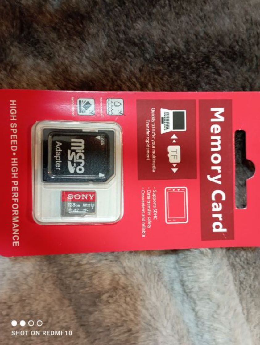 5 כרטיסי זיכרון של כ128 GB