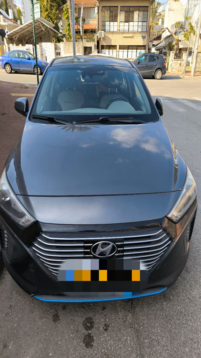 יונדאי איוניק שנת ייצור 2018 רכב מעולה ונוח במחיר מצוין מאוד חסכוני בדלק רק 1:20 בעל מערכ…