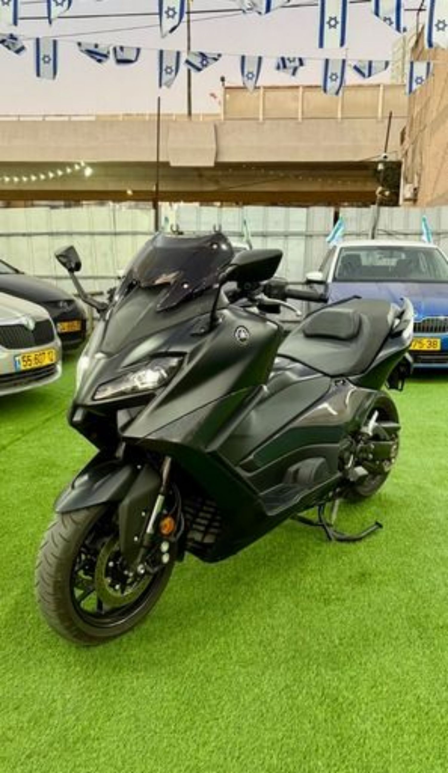 ימאהה TMAX נפח 560 🏁 שנת 2024 חודש 05 ✅ יד 01 ✅ 4,000 ק״מ בלבד 😱😱 כמו לקנות חדש מהחברה…
