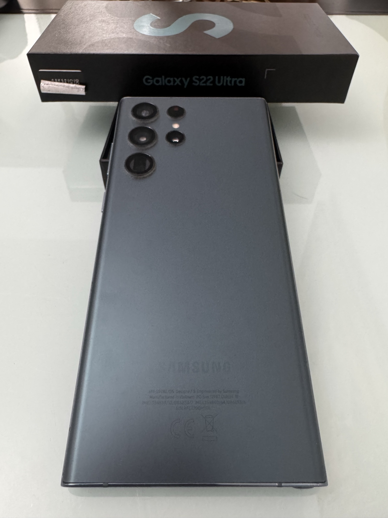 Samsung S22 Ultra בצבע ירוק, טלפון חכם מהשורה הראשונה עם מסך AMOLED בגודל 6