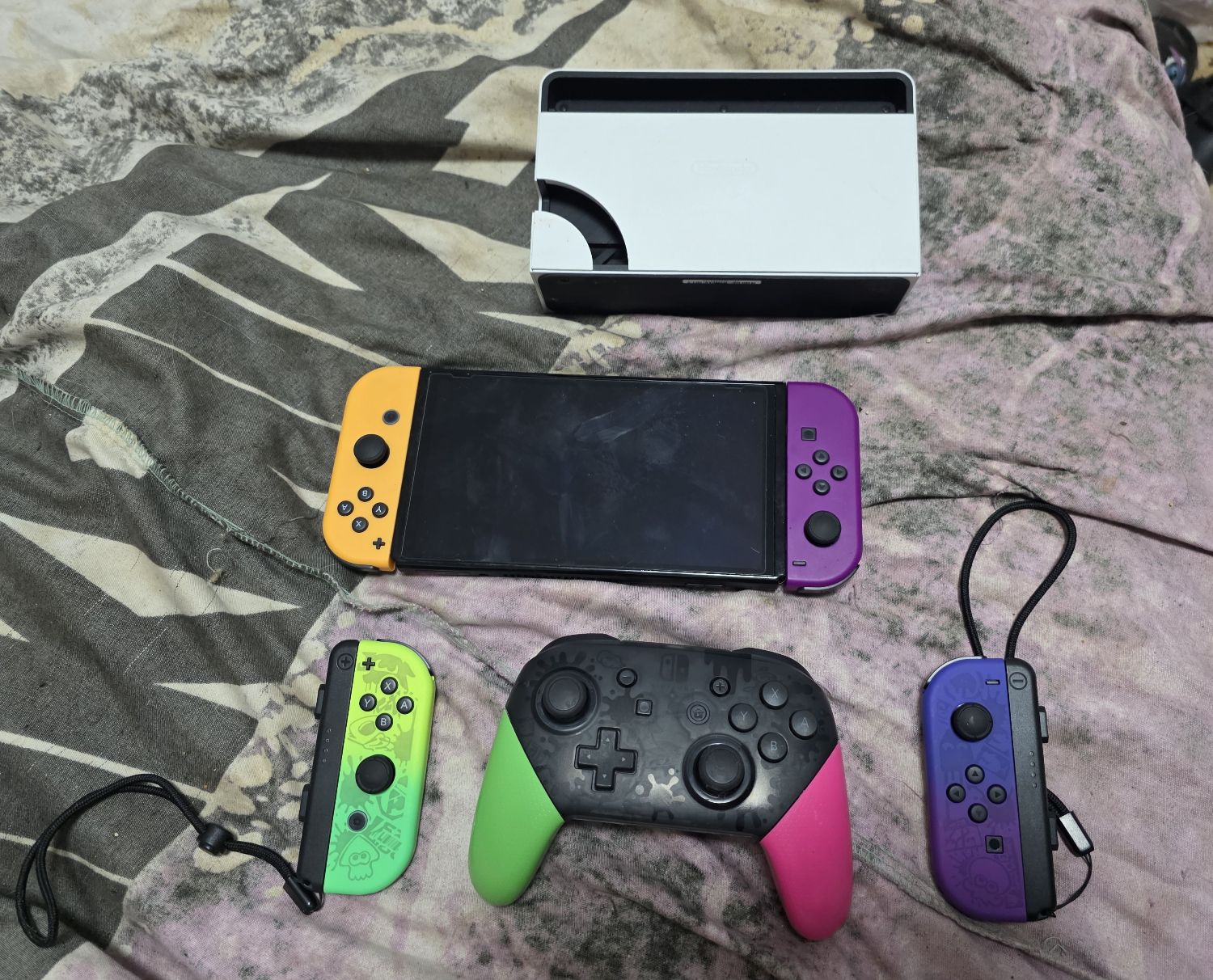 אלחוטי למשחקים עבור Nintendo Switch/OLED/, כולל 4 שלטיים וכולל תיק נסיעה גדול של מריו ותי…
