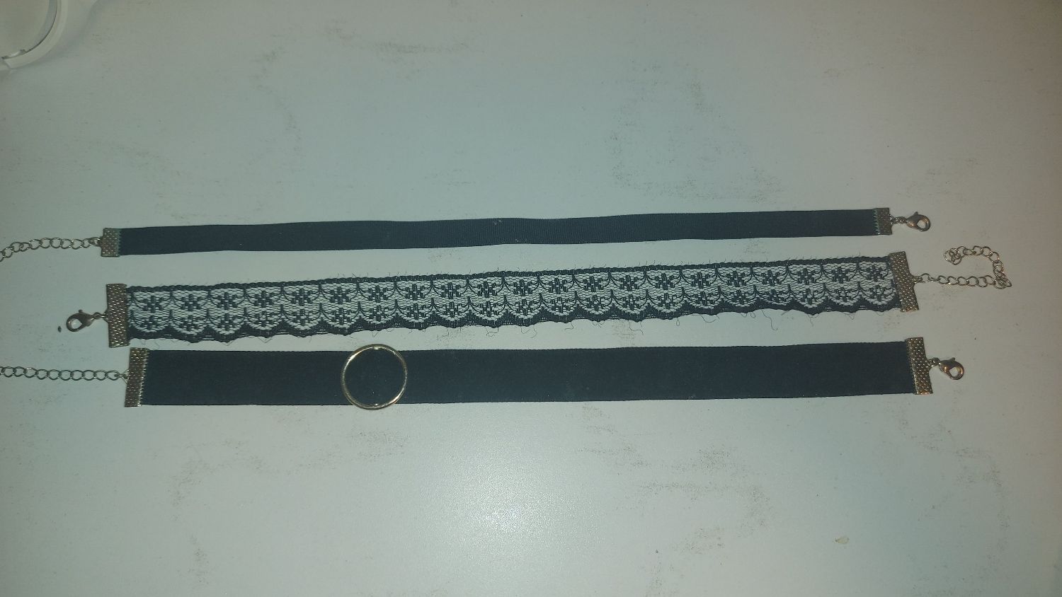 3 שרשראות צ'וקר (צמודות)