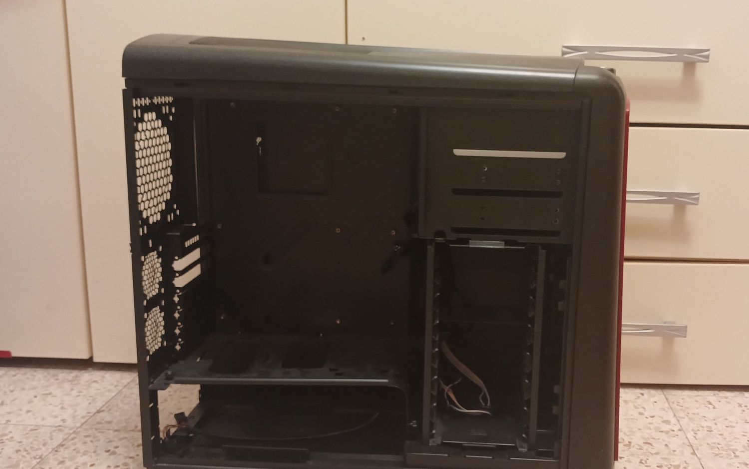 מארז מחשב גודל Full ATX