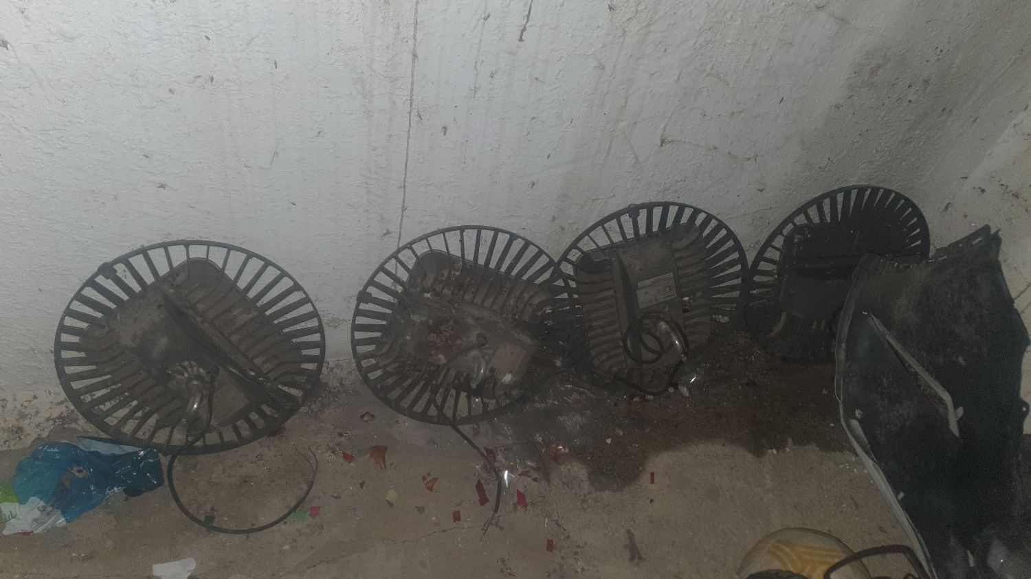 ארבע ברגוקרים משומשים כמו חדש