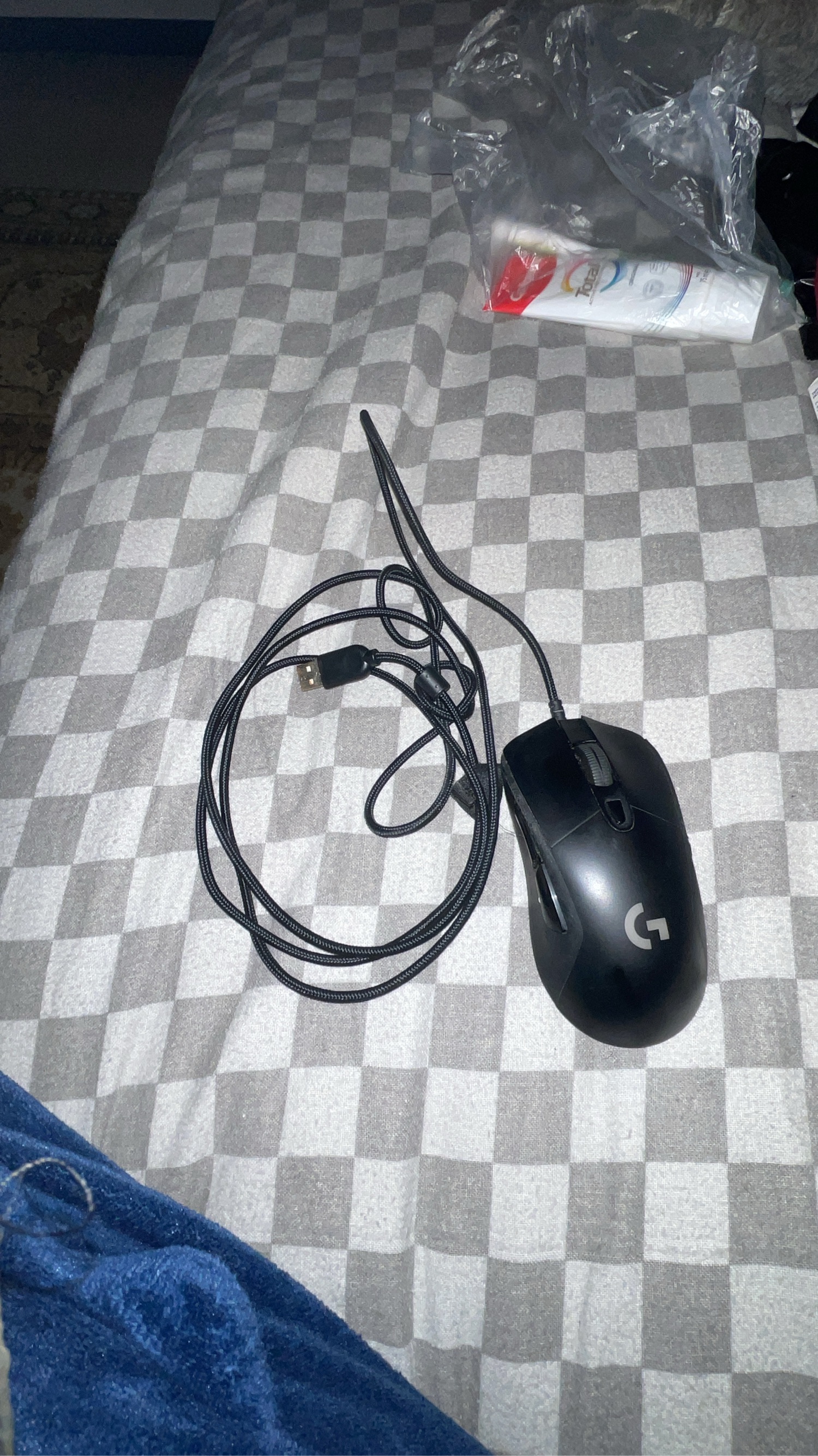 עכבר המשחקים Logitech G403 Hero 25K מציע חווית משחק בלתי מתפשרת עם חיישן HERO 25K המתקדם,…