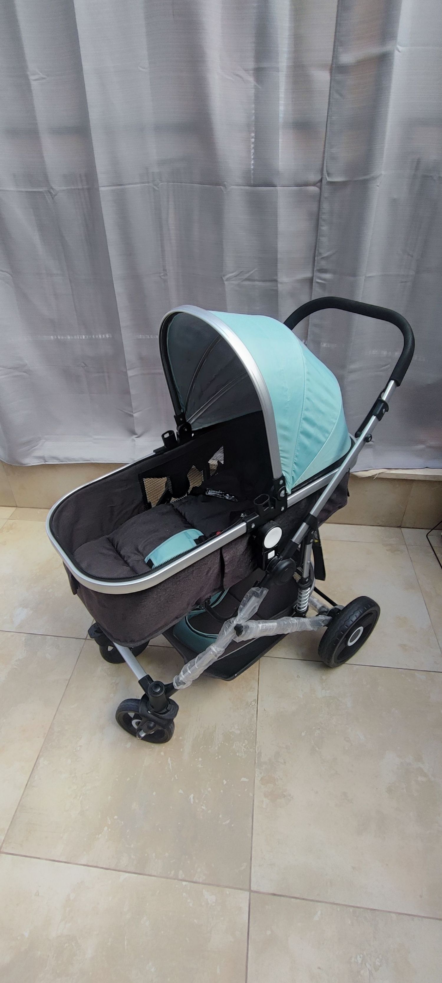 גלה את מבחר העגלות לתינוקות שלנו, הכולל דגמים מעוצבים ונוחים המיוצרים מחומרים איכותיים